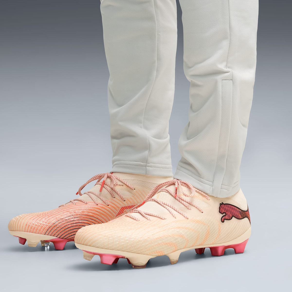 Chuteira Puma Future 9 Ultimate Unissex — Sugared Almond-PUMA White-Ultra Red-PUMA Black — imagem 2