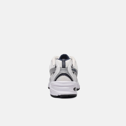 Tênis New Balance 530 Unissex — Branco / Marinho — imagem 6