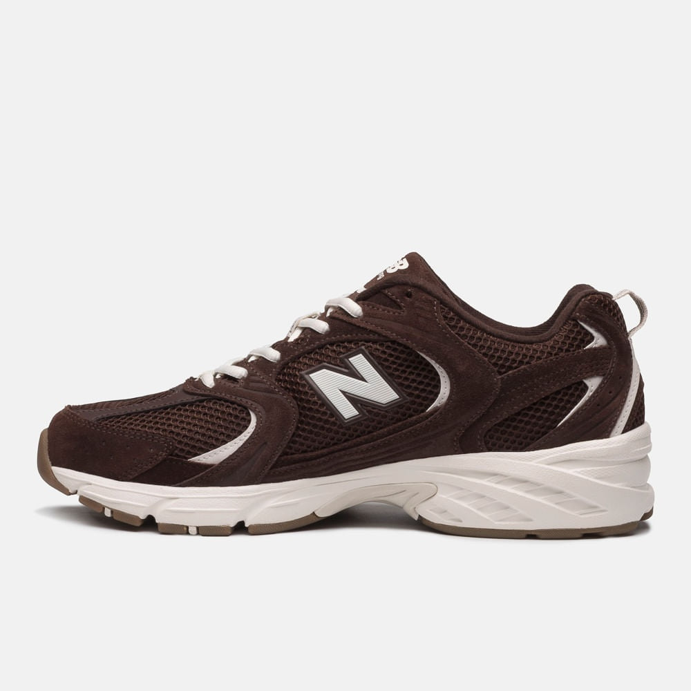 Tênis New Balance 530 Unissex — Marrom / Bege Claro — imagem 2