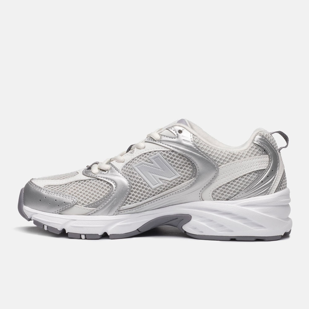 Tênis New Balance 530 Unissex — Cinza Claro / Prata — imagem 2