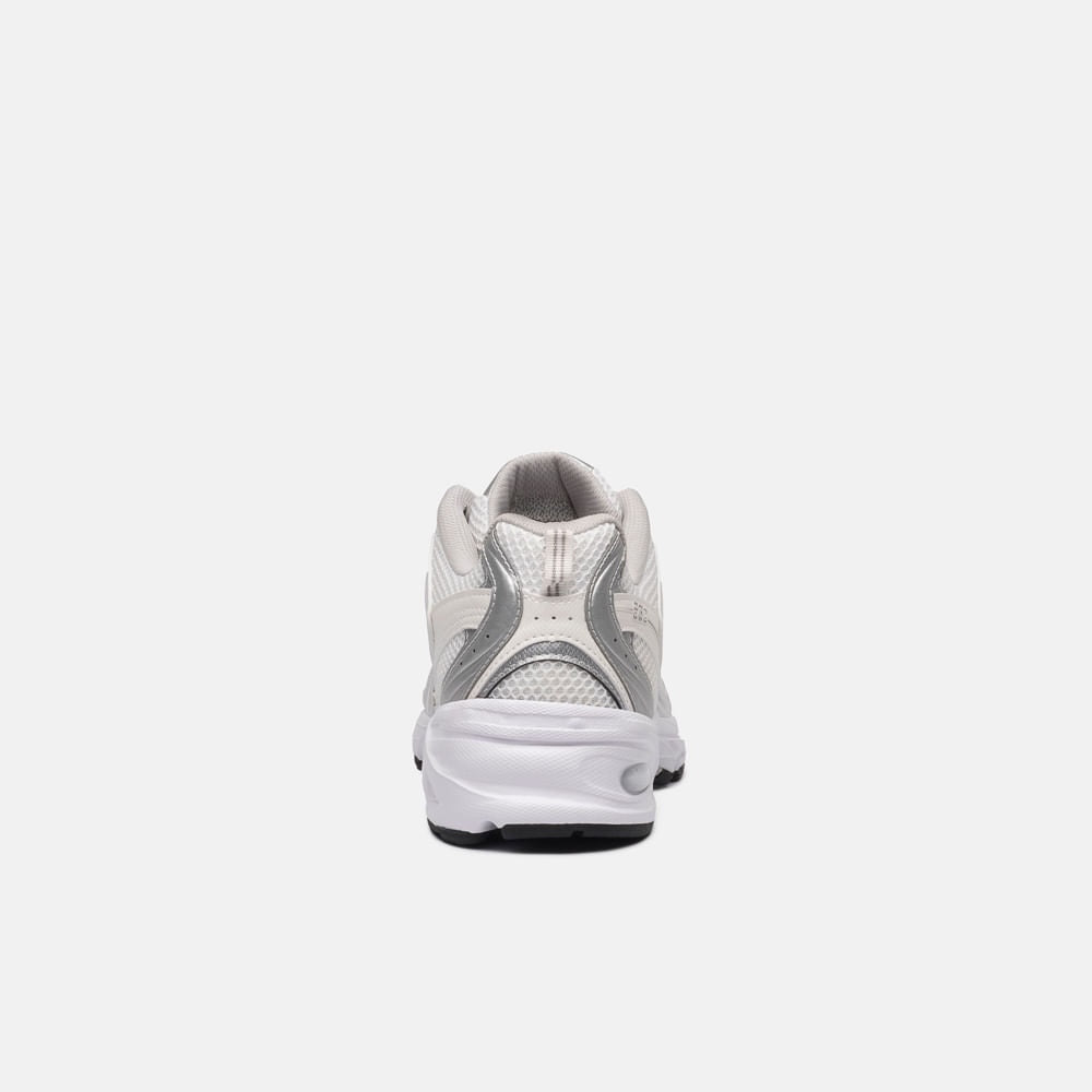 Tênis New Balance 530 Unissex — Branco / Prata — imagem 6