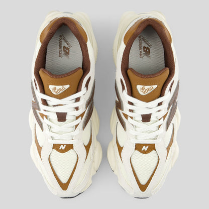 Tênis New Balance 9060 Unissex — Marrom / Branco Off — imagem 3