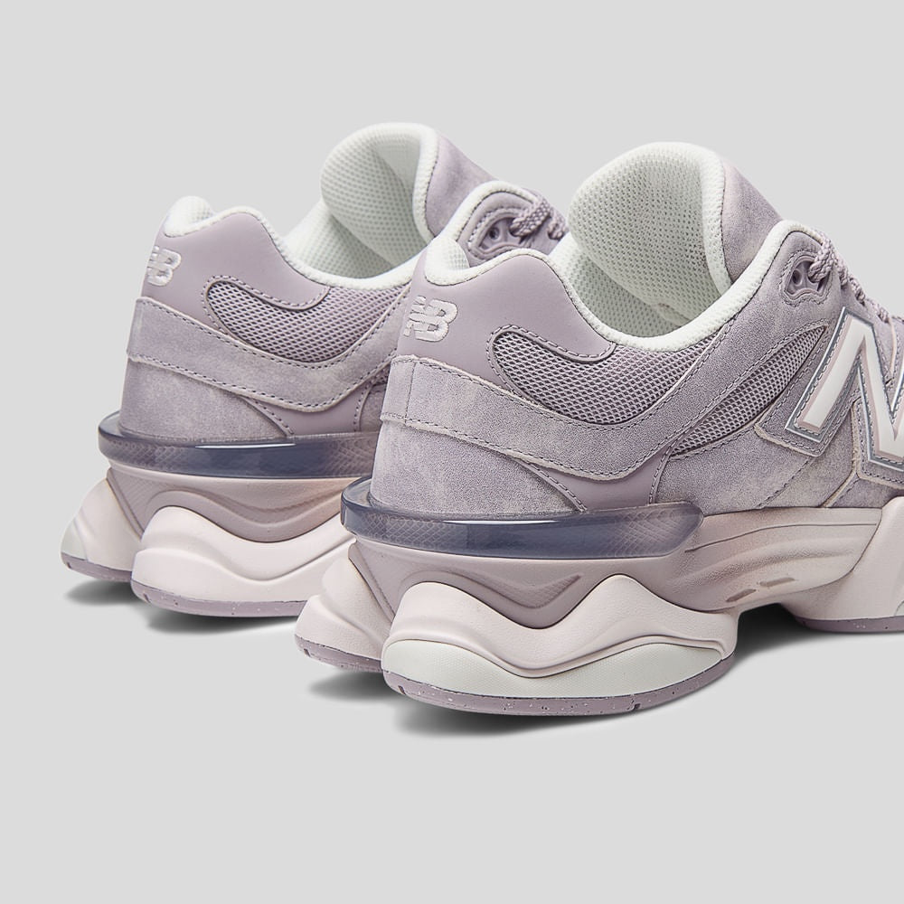 Tênis New Balance 9060 Unissex — Cinza / Bege Claro — imagem 9